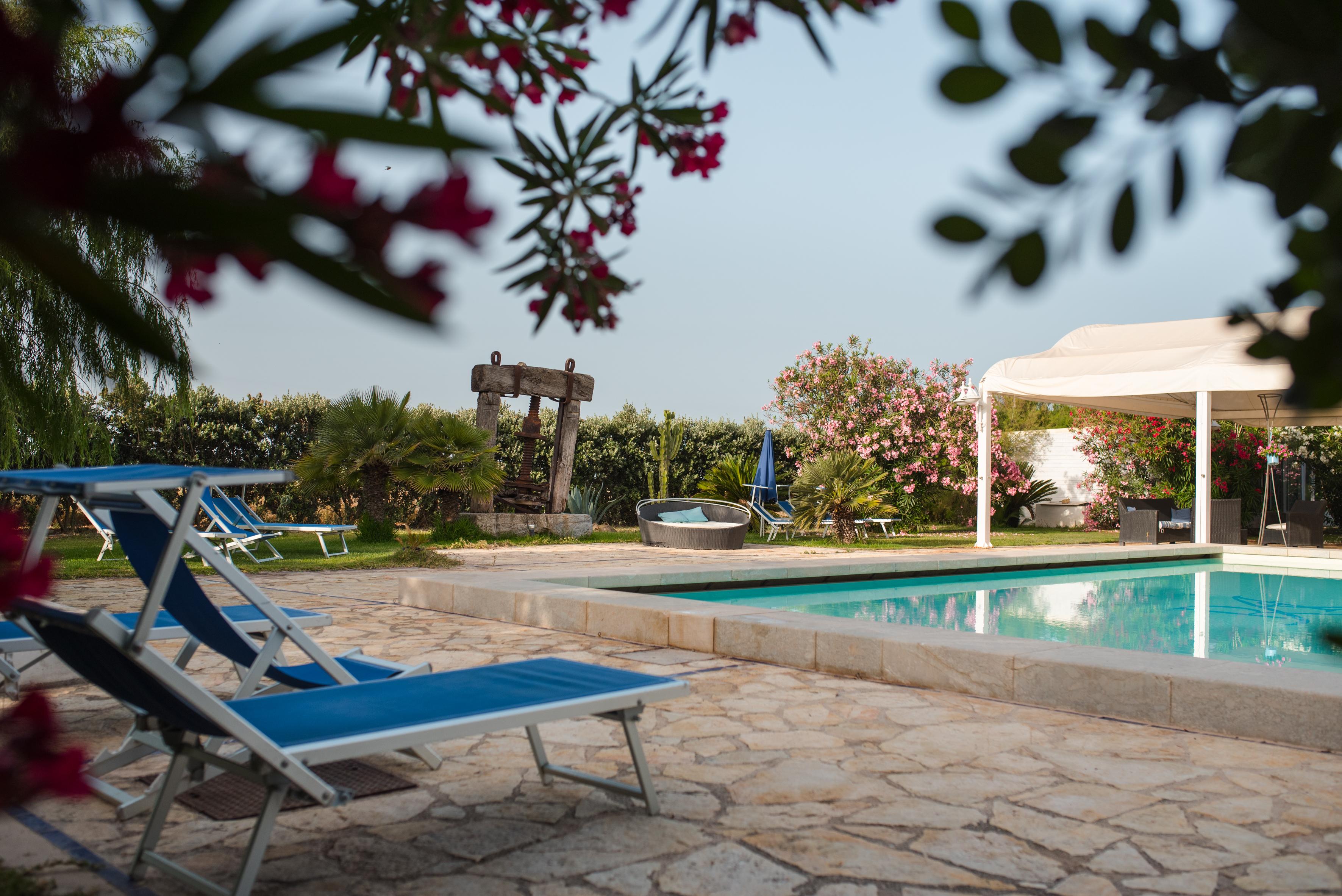 Отель Relais Antiche Saline Торре-Нубия Экстерьер фото